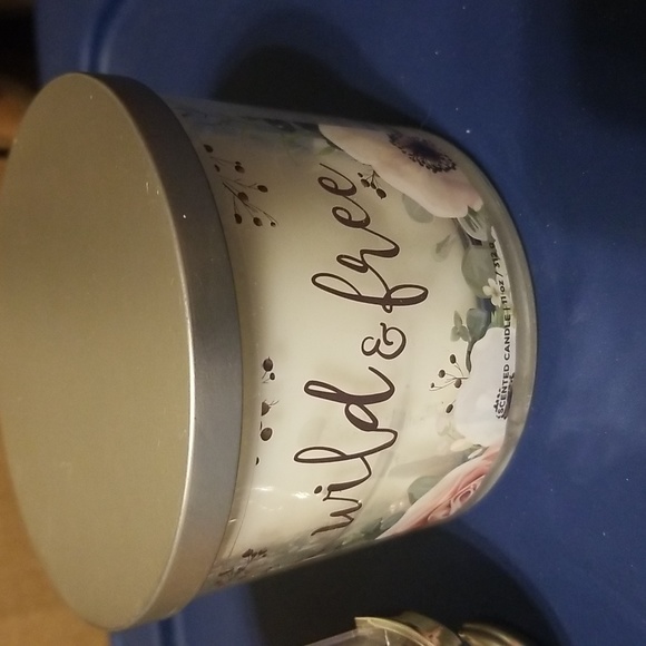 Candle, candle holder, and Bath & Body plug in with fragrance - Picture 4 of 6